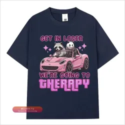 Футболка с принтом "Get in Loser We Going Therapy" с енотом/опоссумом для женщин