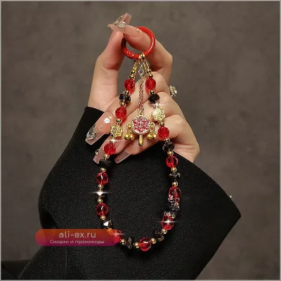 Брелок на телефон "Китайский узел богатства" с кристаллами