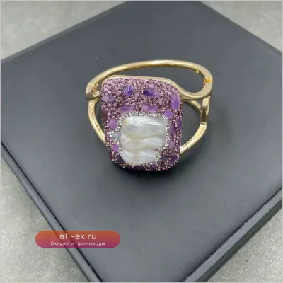Браслет-кольцо с натуральным барочным жемчугом, фиолетовым аметистом и стразами