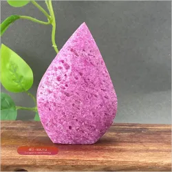 Натуральные необработанные рубины для декора и медитации