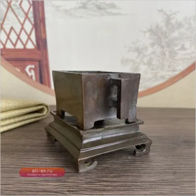 Коллекционная миниатюрная латунная курильница для благовоний "Ясли" с тройной ножкой, люксовый настольный декор