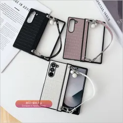 Подвеска "Крокодиловая жемчужина" для Samsung Galaxy Z Fold 6 / Flip 5/4/3