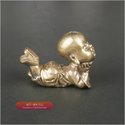 Настольное украшение "Маленький монах" из латуни в ретро-стиле