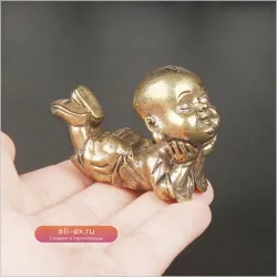 Настольное украшение "Маленький монах" из латуни в ретро-стиле