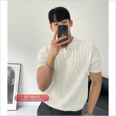 Футболка-поло в корейском стиле с геометрическим воротником