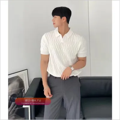 Футболка-поло в корейском стиле с геометрическим воротником